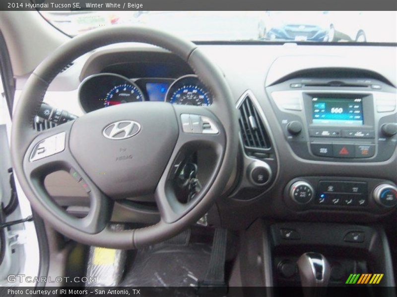 Winter White / Beige 2014 Hyundai Tucson SE