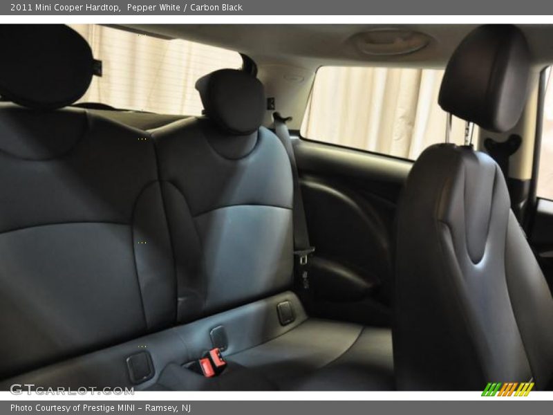 Pepper White / Carbon Black 2011 Mini Cooper Hardtop