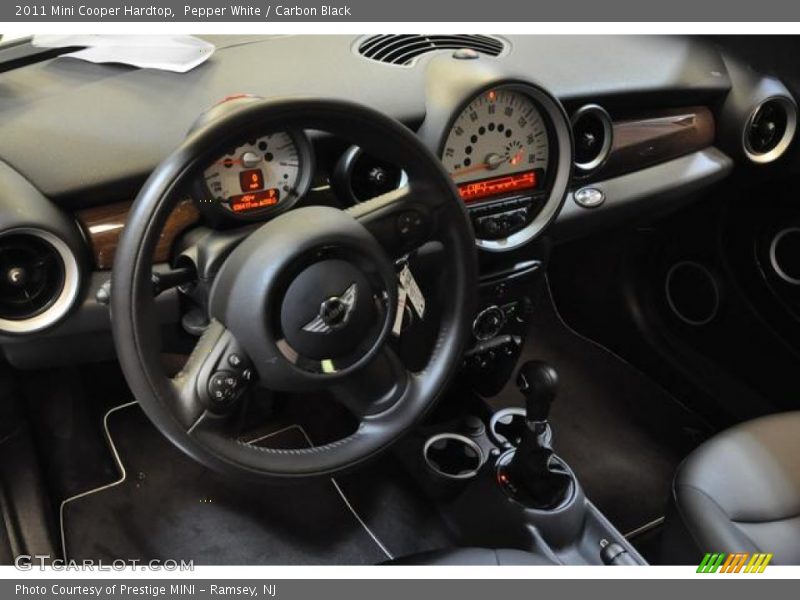 Pepper White / Carbon Black 2011 Mini Cooper Hardtop
