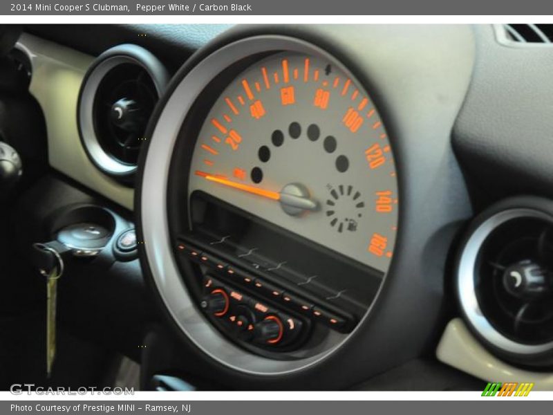 Pepper White / Carbon Black 2014 Mini Cooper S Clubman