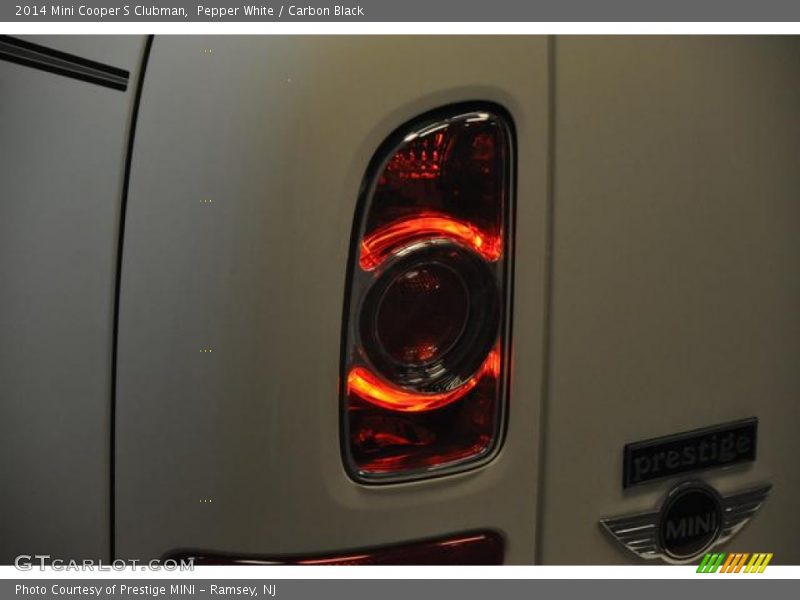 Pepper White / Carbon Black 2014 Mini Cooper S Clubman