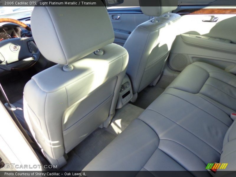 Light Platinum Metallic / Titanium 2006 Cadillac DTS