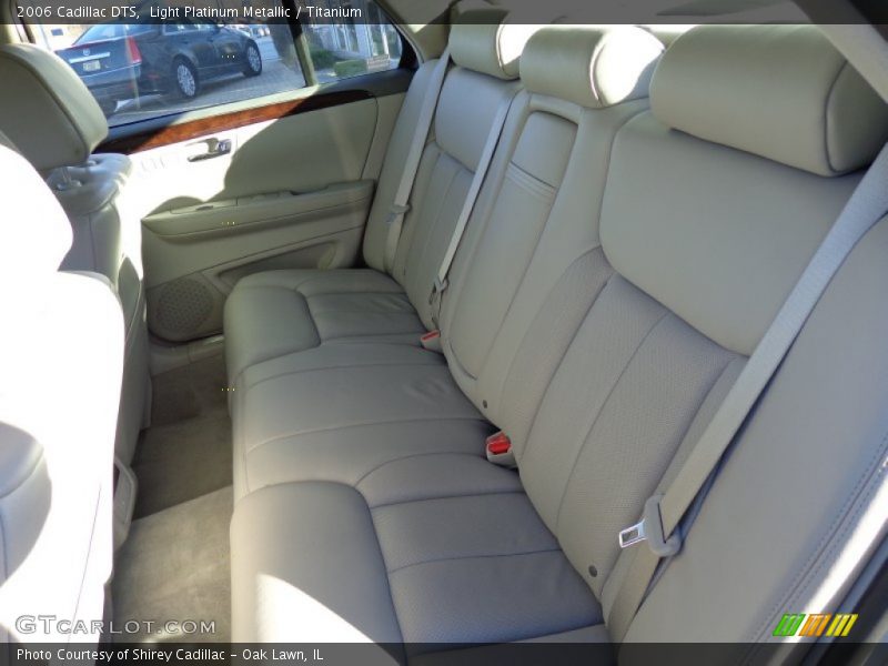 Light Platinum Metallic / Titanium 2006 Cadillac DTS