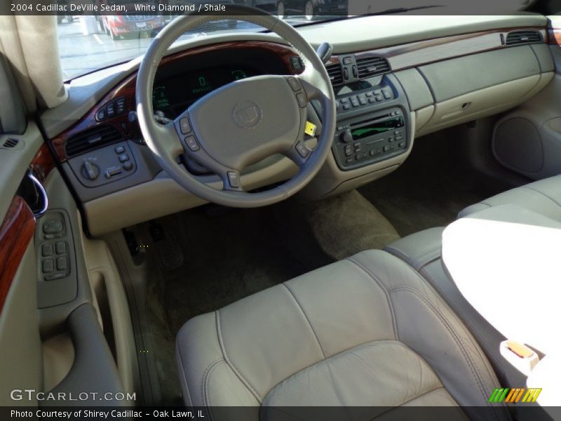 White Diamond / Shale 2004 Cadillac DeVille Sedan