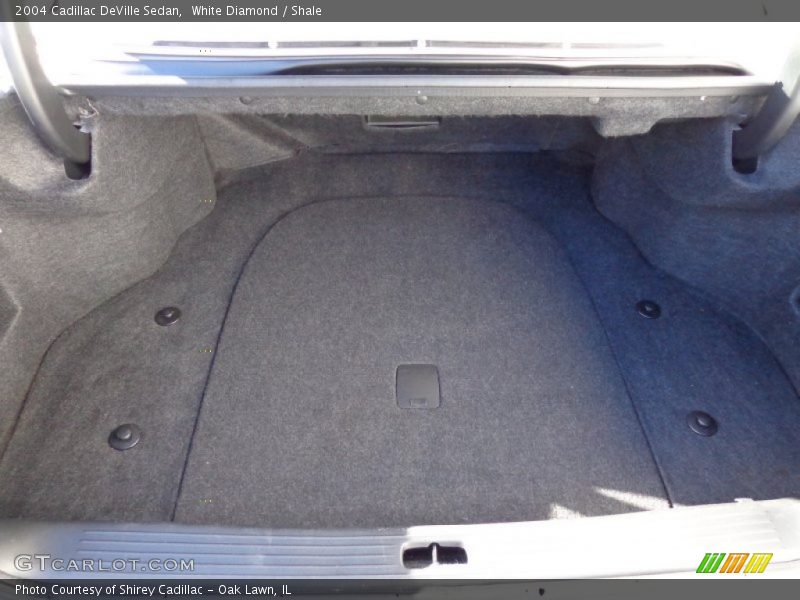 White Diamond / Shale 2004 Cadillac DeVille Sedan