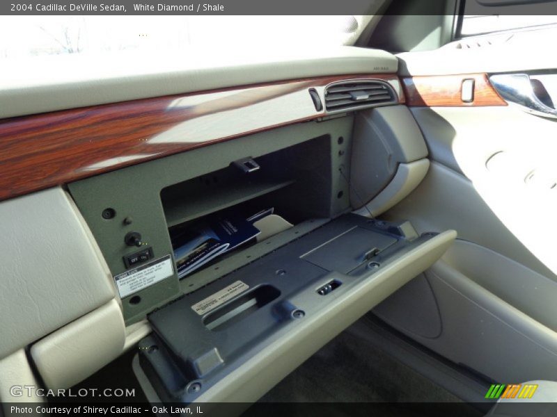 White Diamond / Shale 2004 Cadillac DeVille Sedan