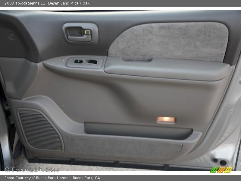 Desert Sand Mica / Oak 2003 Toyota Sienna LE