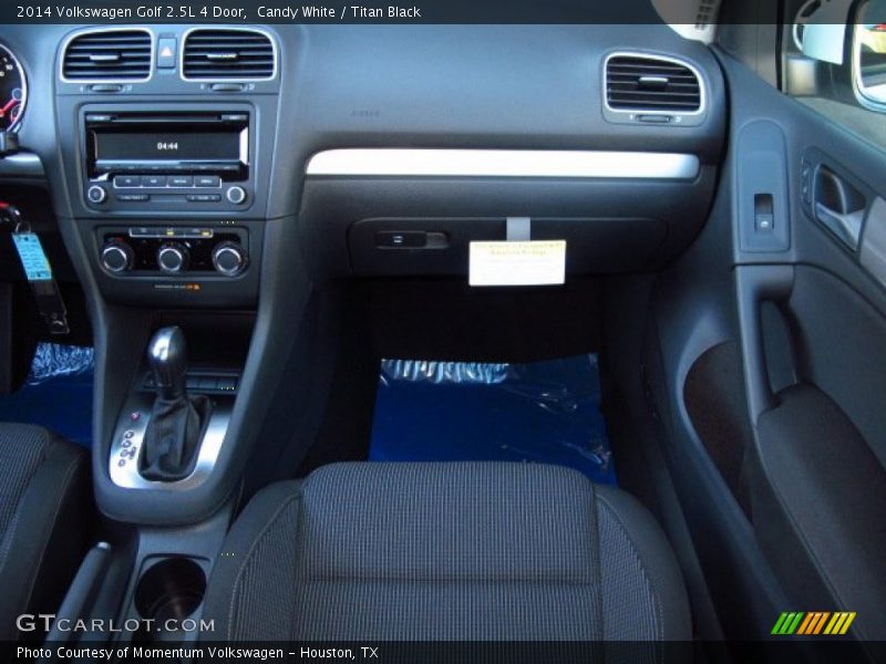 Candy White / Titan Black 2014 Volkswagen Golf 2.5L 4 Door