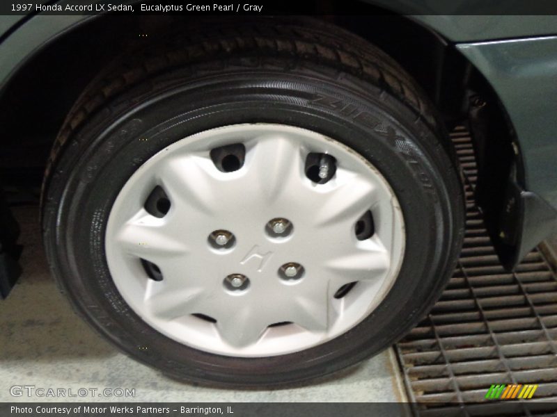 Eucalyptus Green Pearl / Gray 1997 Honda Accord LX Sedan