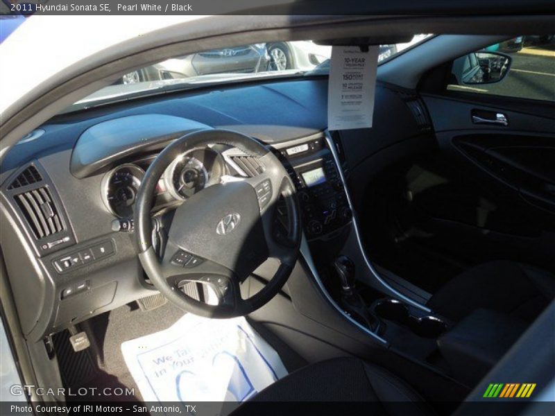 Pearl White / Black 2011 Hyundai Sonata SE