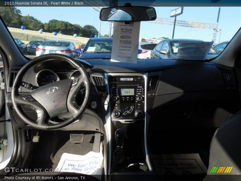 Pearl White / Black 2011 Hyundai Sonata SE