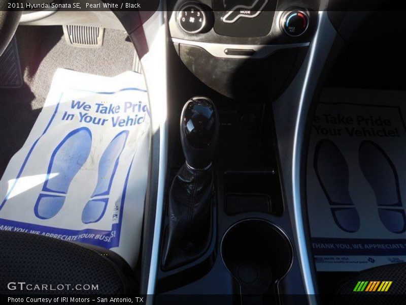 Pearl White / Black 2011 Hyundai Sonata SE