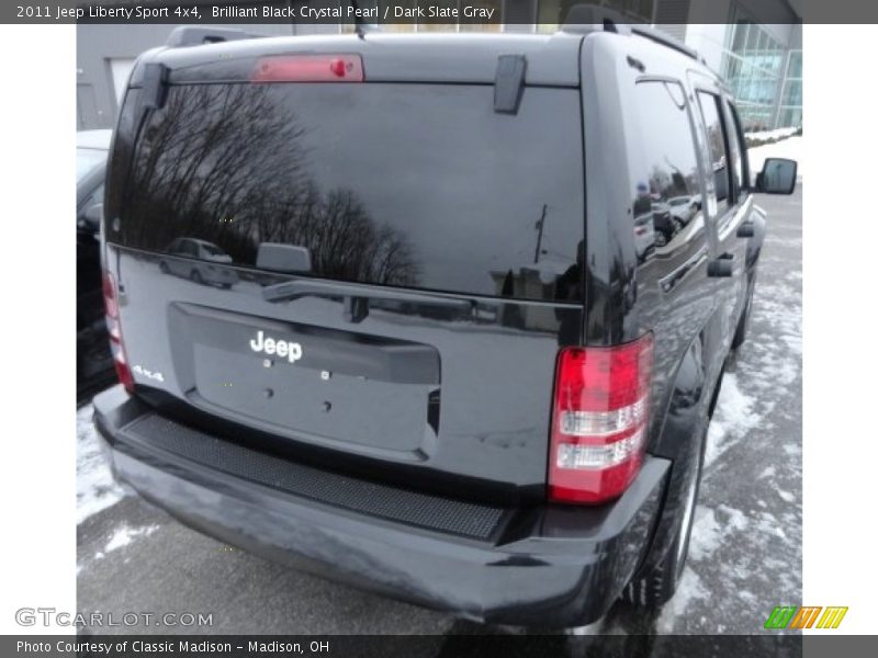 Brilliant Black Crystal Pearl / Dark Slate Gray 2011 Jeep Liberty Sport 4x4