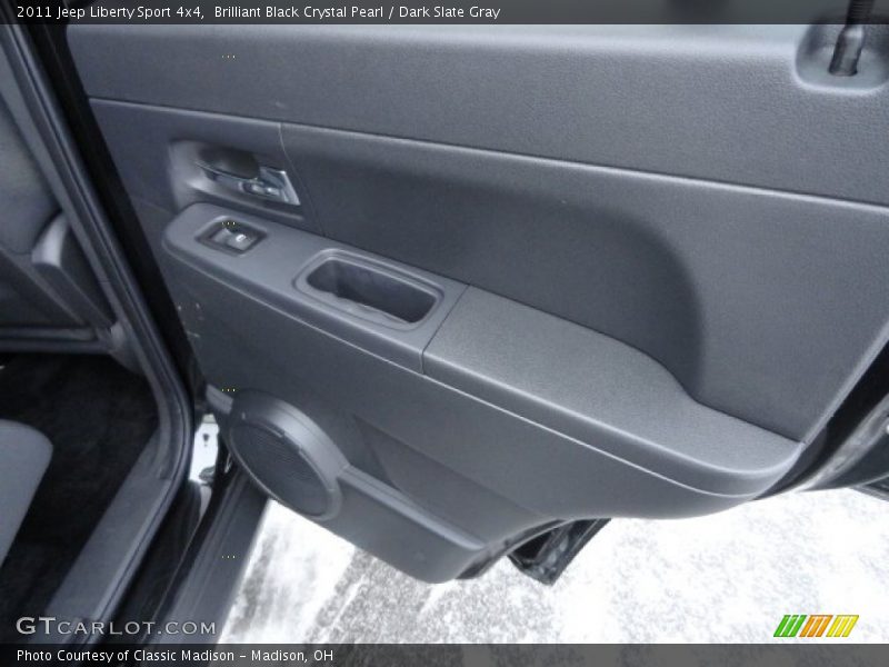 Brilliant Black Crystal Pearl / Dark Slate Gray 2011 Jeep Liberty Sport 4x4