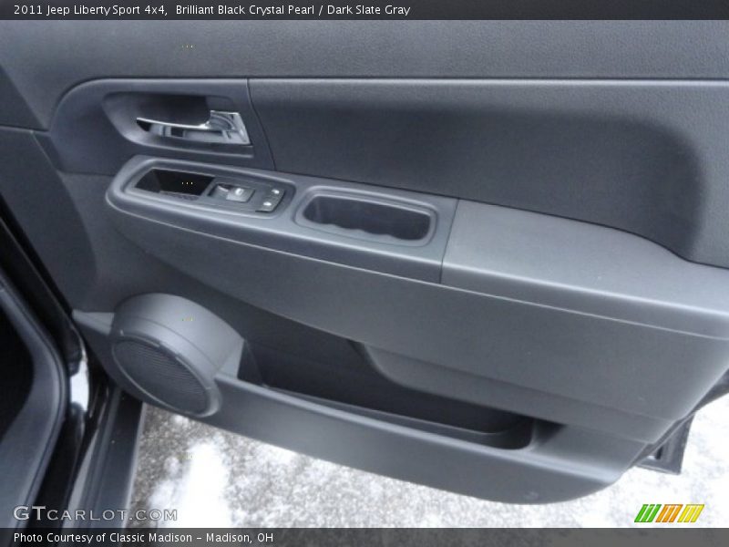Brilliant Black Crystal Pearl / Dark Slate Gray 2011 Jeep Liberty Sport 4x4
