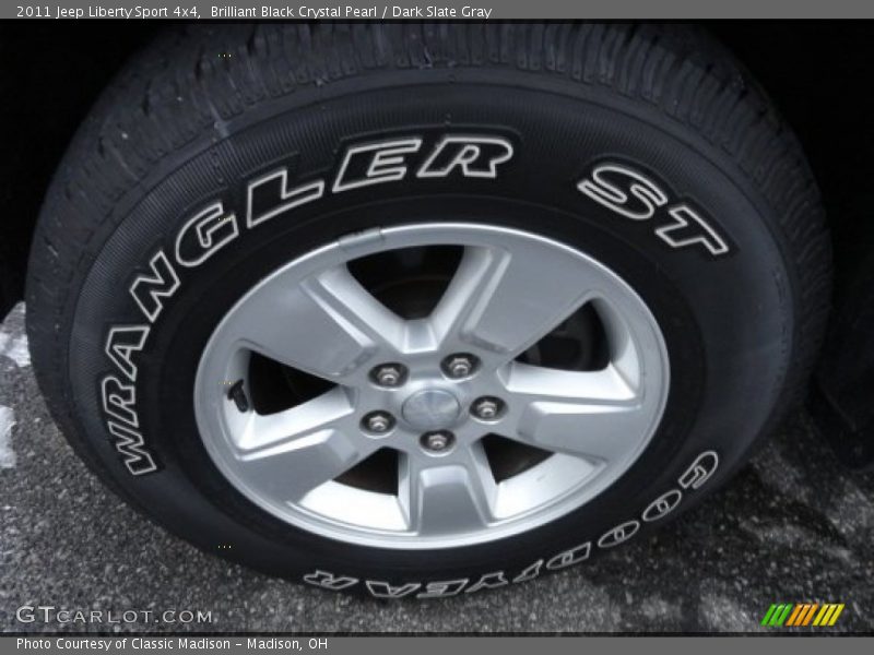 Brilliant Black Crystal Pearl / Dark Slate Gray 2011 Jeep Liberty Sport 4x4