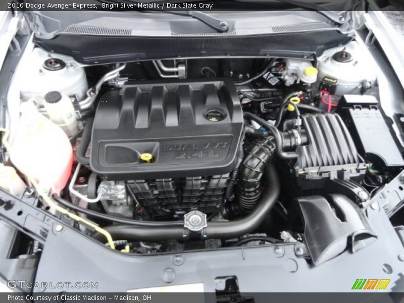 Bright Silver Metallic / Dark Slate Gray 2010 Dodge Avenger Express