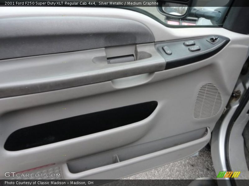 Silver Metallic / Medium Graphite 2001 Ford F250 Super Duty XLT Regular Cab 4x4