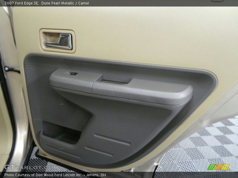 Dune Pearl Metallic / Camel 2007 Ford Edge SE