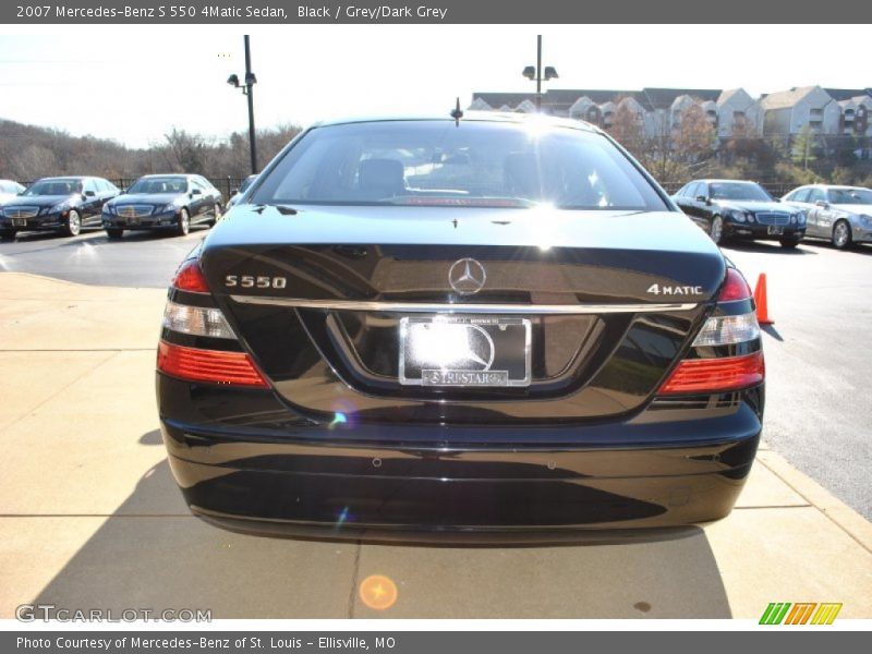 Black / Grey/Dark Grey 2007 Mercedes-Benz S 550 4Matic Sedan