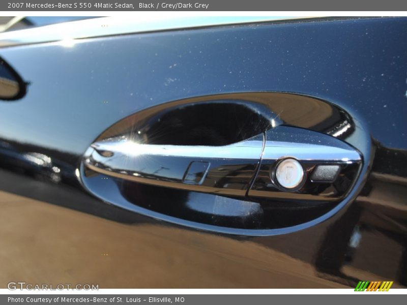 Black / Grey/Dark Grey 2007 Mercedes-Benz S 550 4Matic Sedan