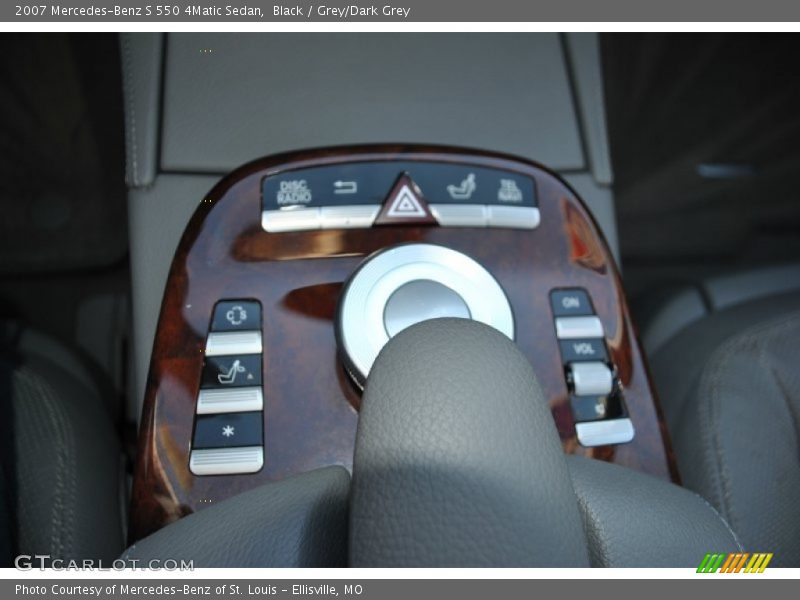 Black / Grey/Dark Grey 2007 Mercedes-Benz S 550 4Matic Sedan