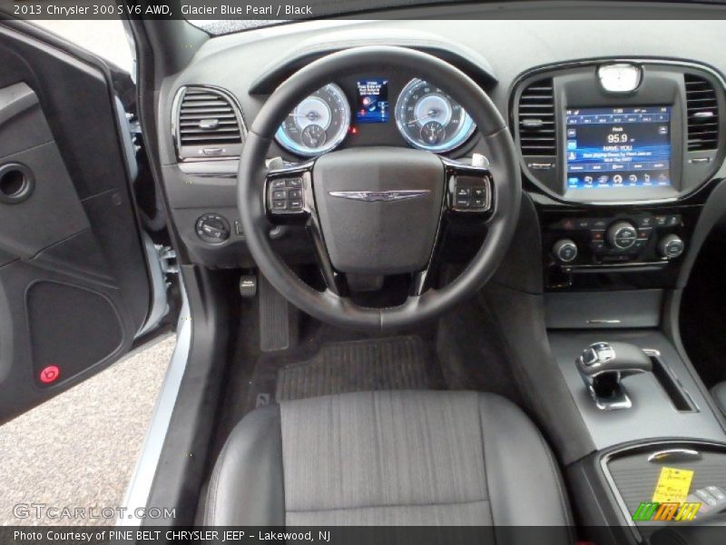 Dashboard of 2013 300 S V6 AWD