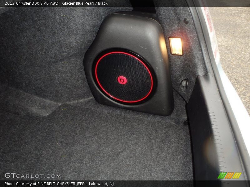 Audio System of 2013 300 S V6 AWD