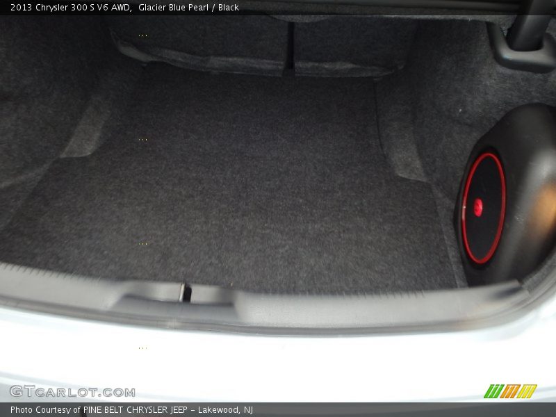  2013 300 S V6 AWD Trunk