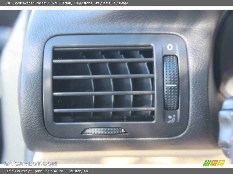 Silverstone Grey Metallic / Beige 2002 Volkswagen Passat GLS V6 Sedan