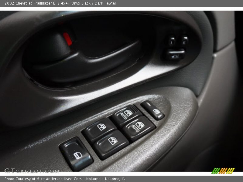 Onyx Black / Dark Pewter 2002 Chevrolet TrailBlazer LTZ 4x4