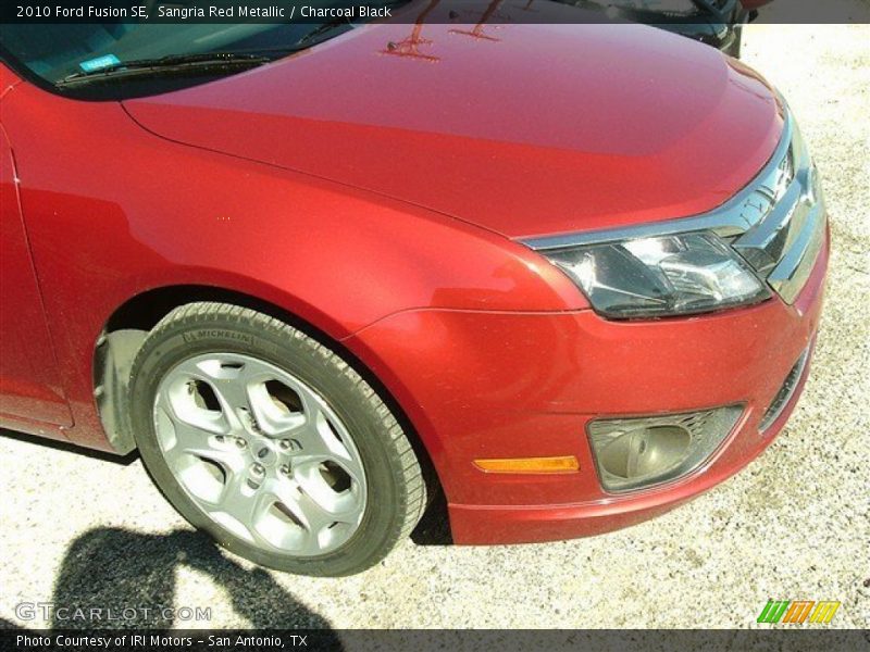 Sangria Red Metallic / Charcoal Black 2010 Ford Fusion SE
