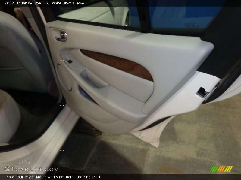 White Onyx / Dove 2002 Jaguar X-Type 2.5