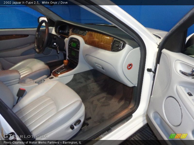 White Onyx / Dove 2002 Jaguar X-Type 2.5