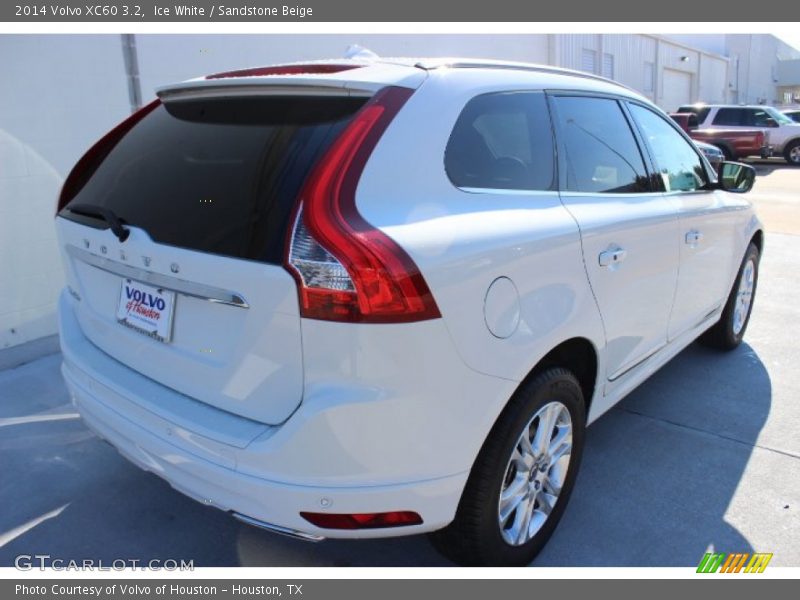 Ice White / Sandstone Beige 2014 Volvo XC60 3.2