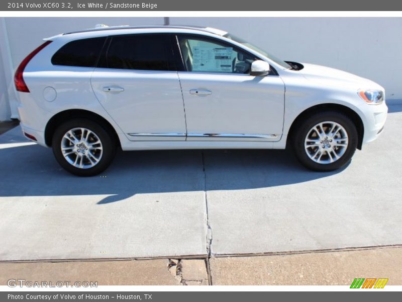 Ice White / Sandstone Beige 2014 Volvo XC60 3.2
