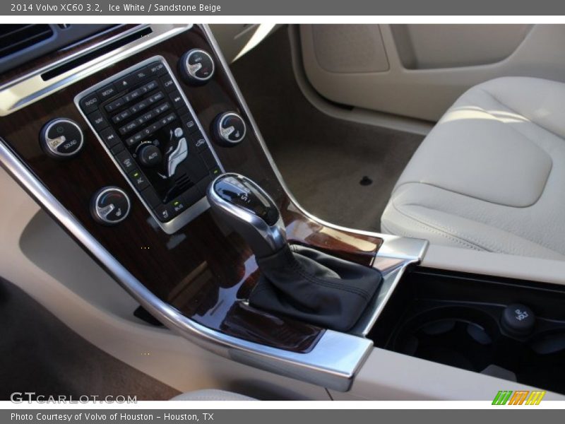 Ice White / Sandstone Beige 2014 Volvo XC60 3.2