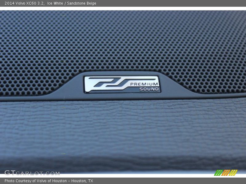 Ice White / Sandstone Beige 2014 Volvo XC60 3.2