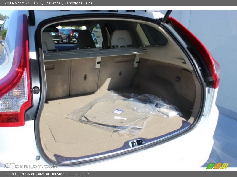 Ice White / Sandstone Beige 2014 Volvo XC60 3.2