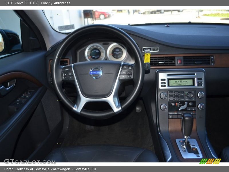 Dashboard of 2010 S80 3.2