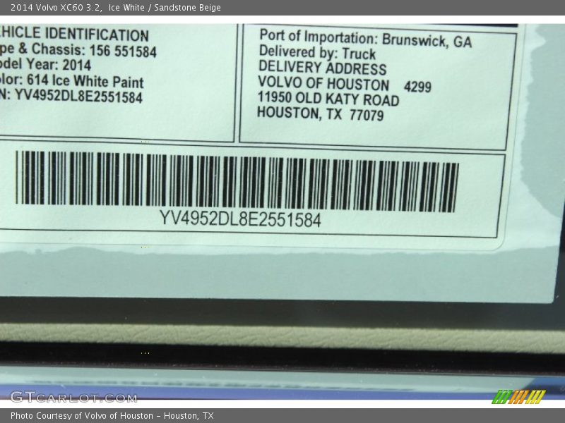 Ice White / Sandstone Beige 2014 Volvo XC60 3.2