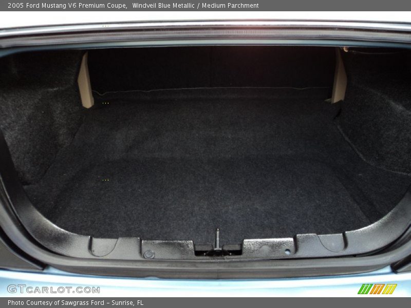 Windveil Blue Metallic / Medium Parchment 2005 Ford Mustang V6 Premium Coupe