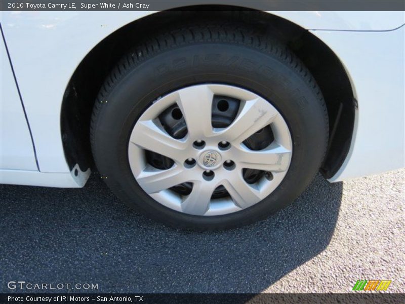 Super White / Ash Gray 2010 Toyota Camry LE