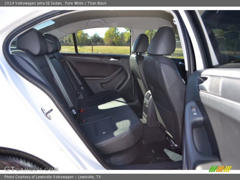 Pure White / Titan Black 2014 Volkswagen Jetta SE Sedan