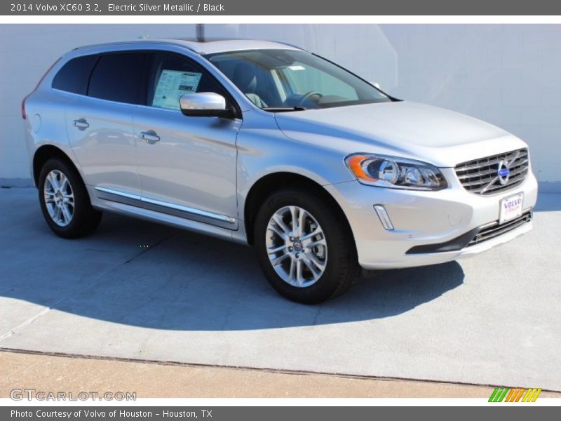 Electric Silver Metallic / Black 2014 Volvo XC60 3.2