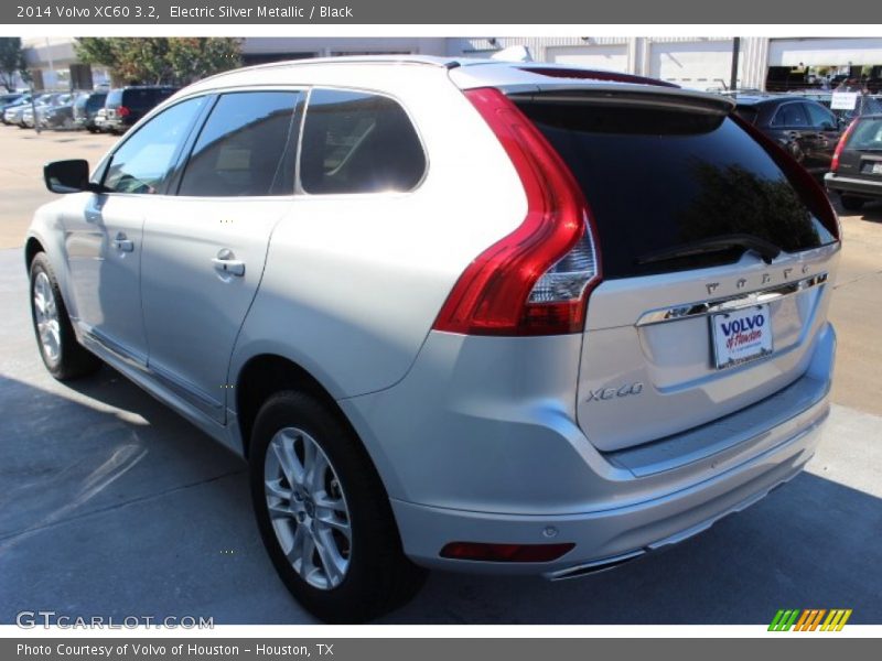 Electric Silver Metallic / Black 2014 Volvo XC60 3.2