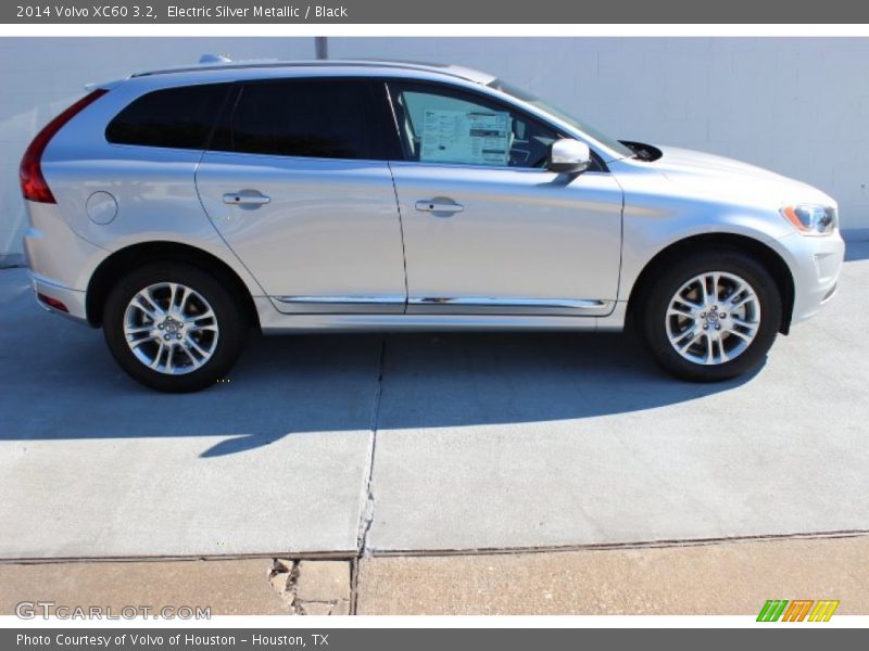 Electric Silver Metallic / Black 2014 Volvo XC60 3.2