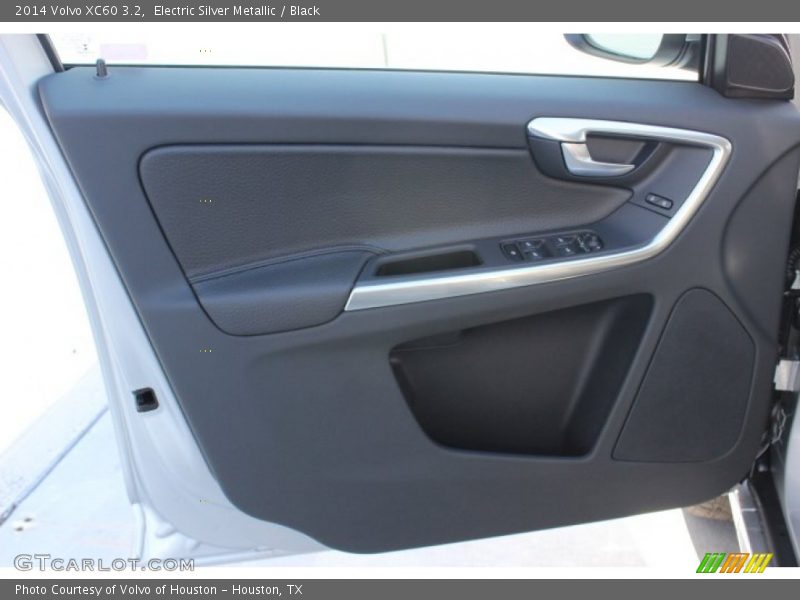 Electric Silver Metallic / Black 2014 Volvo XC60 3.2