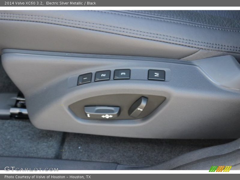 Electric Silver Metallic / Black 2014 Volvo XC60 3.2