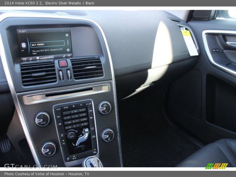 Electric Silver Metallic / Black 2014 Volvo XC60 3.2